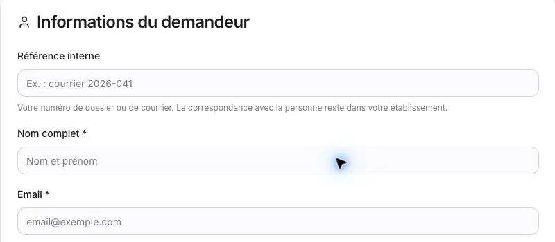 Capture 4 Début des Informations du demandeur. Nom complet et Email portent un astérisque ; aucun nom ni email n’a été saisi.