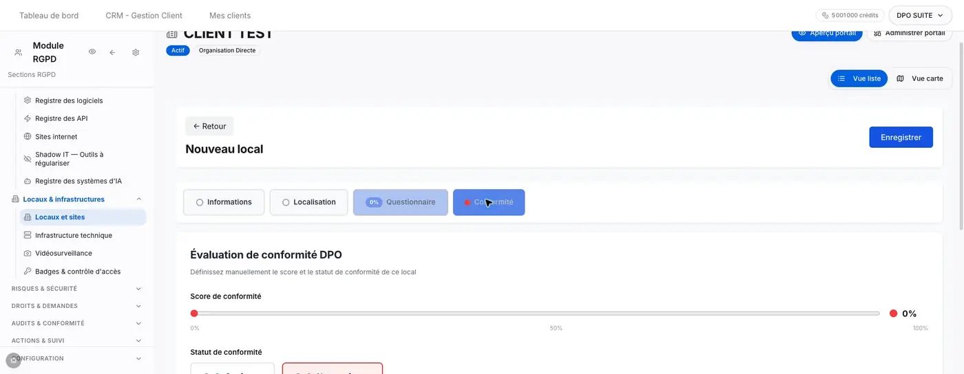 Extrait de l’onglet Conformité : l’interface précise que le score et le statut sont définis manuellement par le DPO. Les champs de l’évaluation sont détaillés dans le texte.